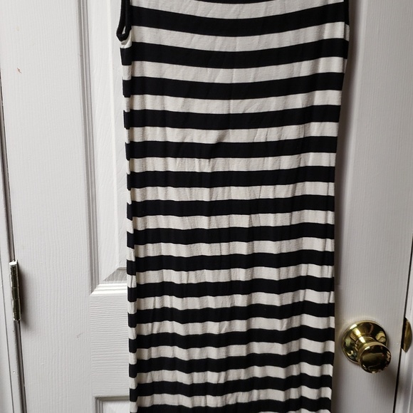 Forever 21 Dresses & Skirts - Sold Elsewhere - Forever 21 Maxi Dress